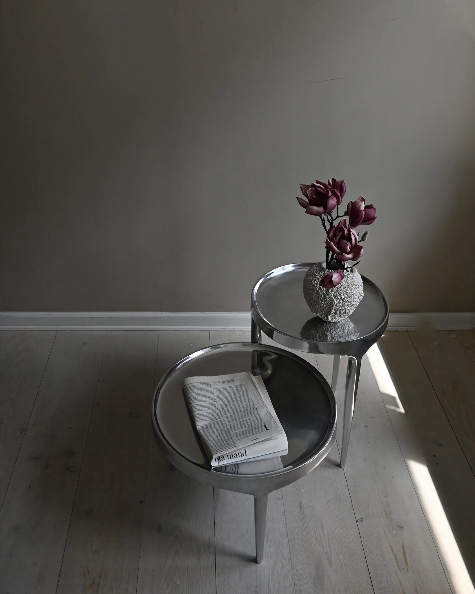 101 Copenhagen Phantom table Chrome