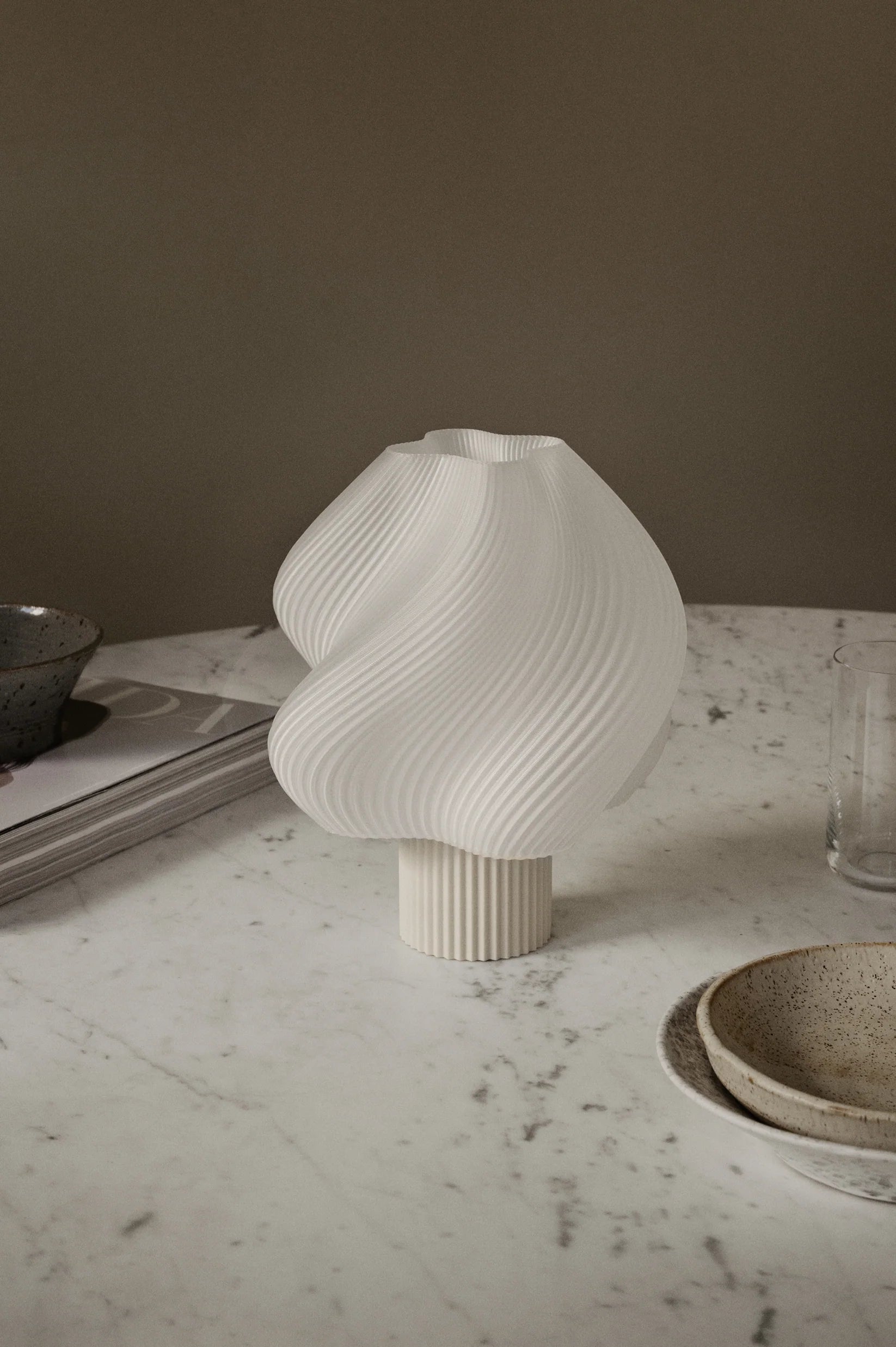 Crème Atelier Soft Serve lamp portable