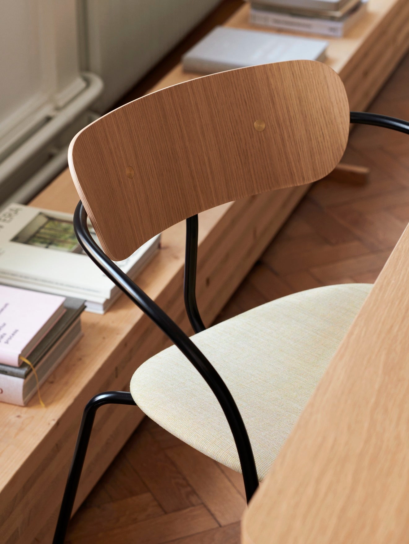 &tradition Pavilion AV24 eettafel