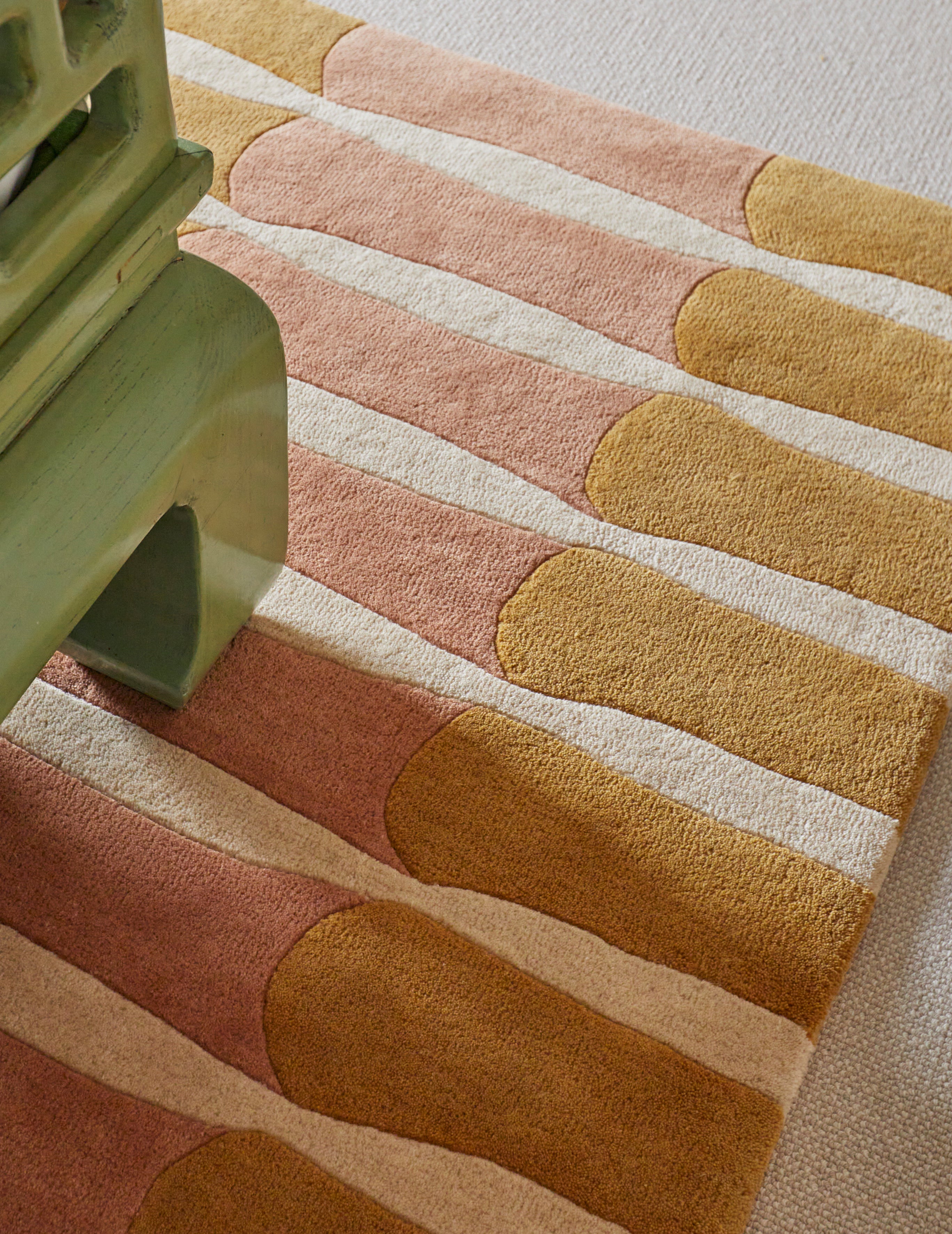 Layered Bamboo forrest English rose wool vloerkleed