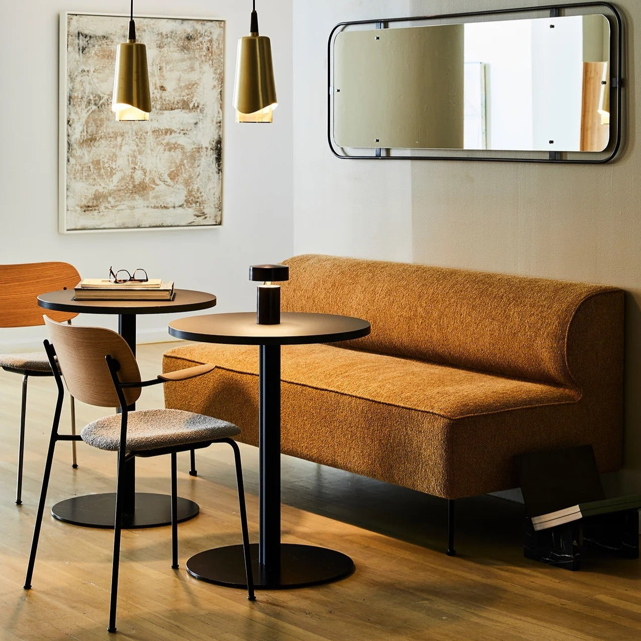 Audo Eave Ding Bench sfeerafbeelding in stof Moss 022