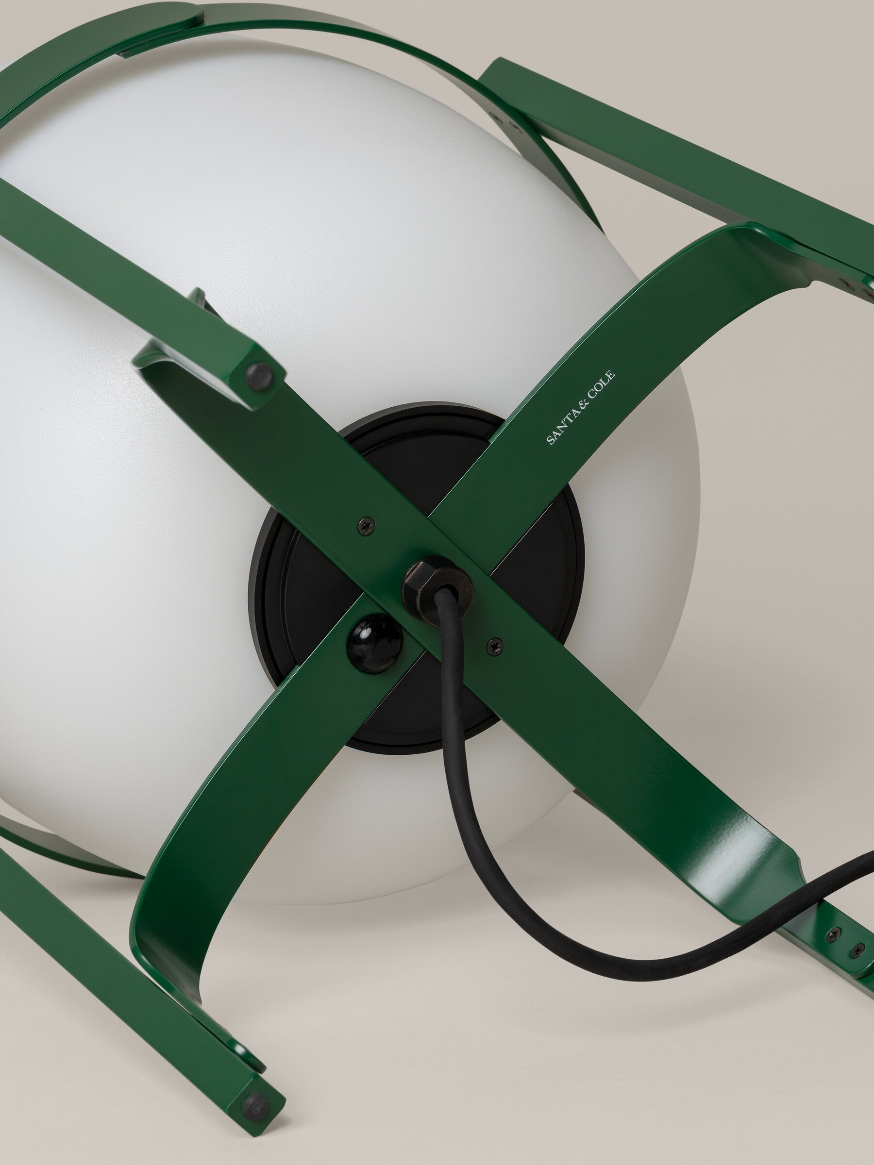 Santa & Cole Cesta Exterior English Green - outdoor