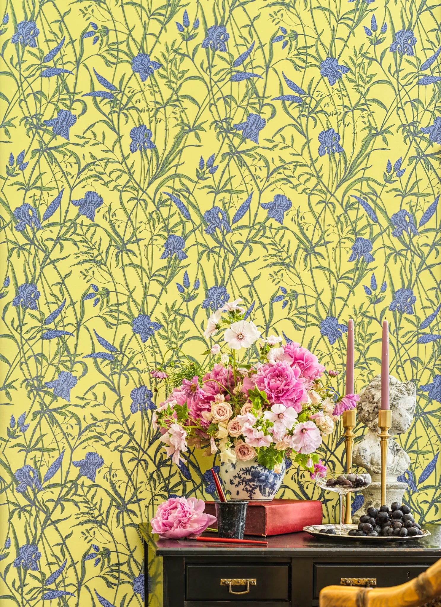 Cole and Son behang Iris Violet on Citrine 128/5027