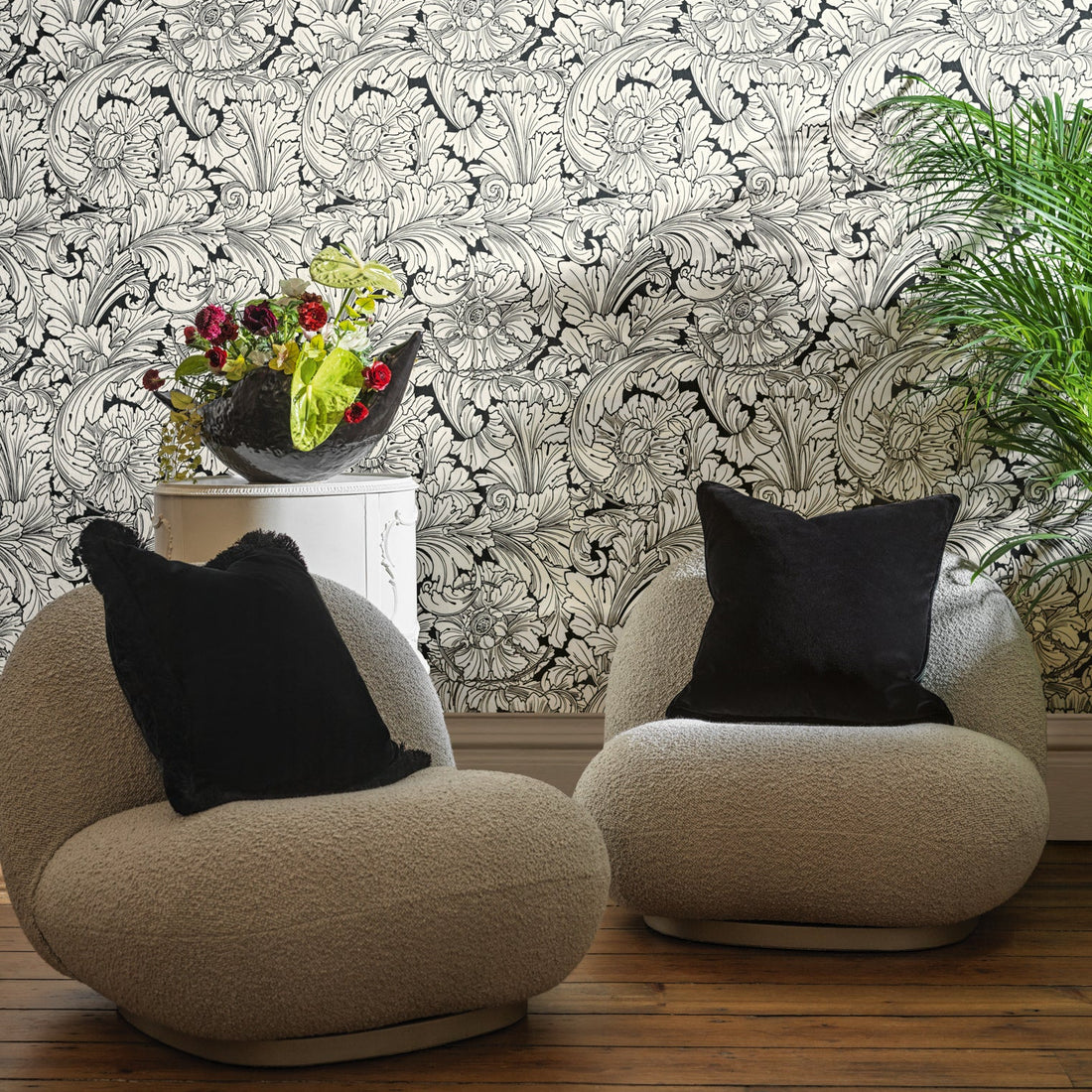 Cole and Son behang Acanthus Soot & Snow 127/6032 sfeerafbeelding