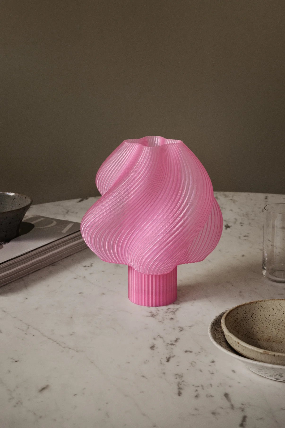Crème Atelier Soft Serve lamp portable full color