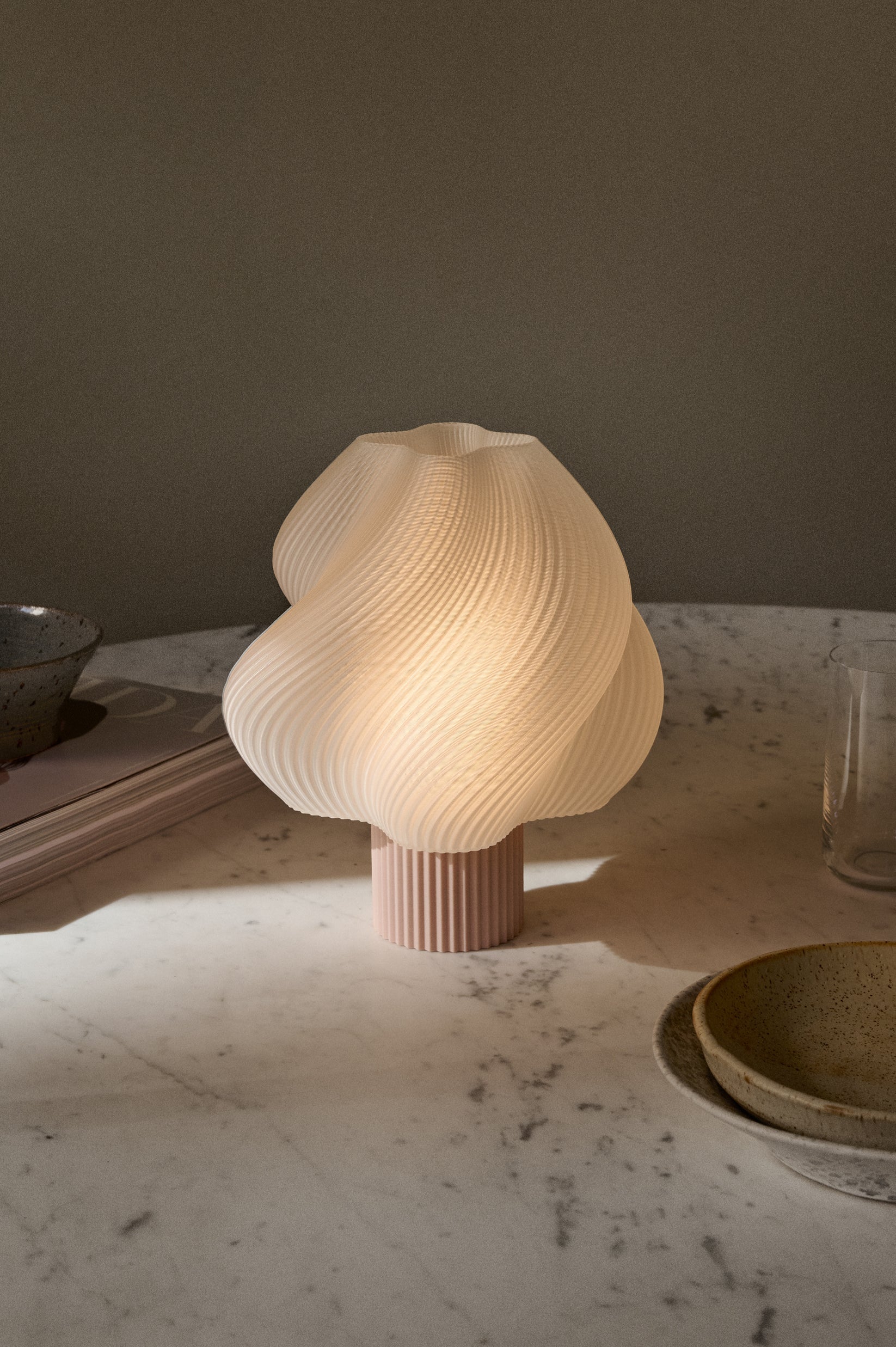 Crème Atelier Soft Serve lamp portable