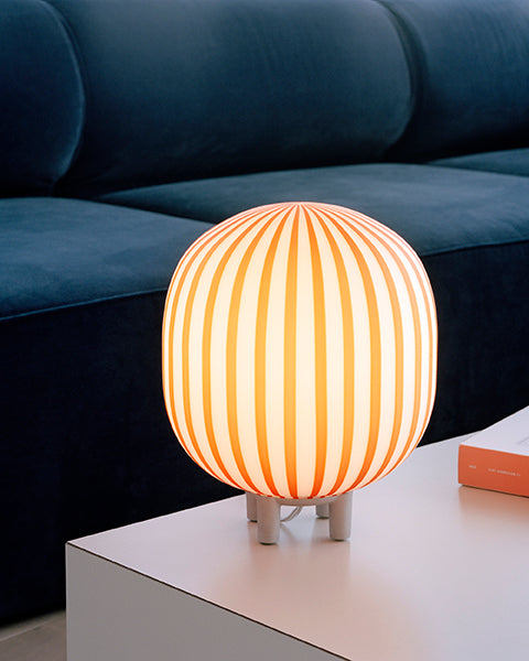 Established & Sons Filigrana Light T2 Rood, The Stratford London, verlicht