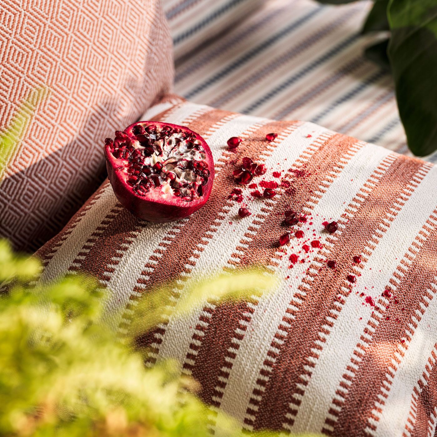 Harlequin indoor/outdoor stof Ocala Stripe sfeerbeeld