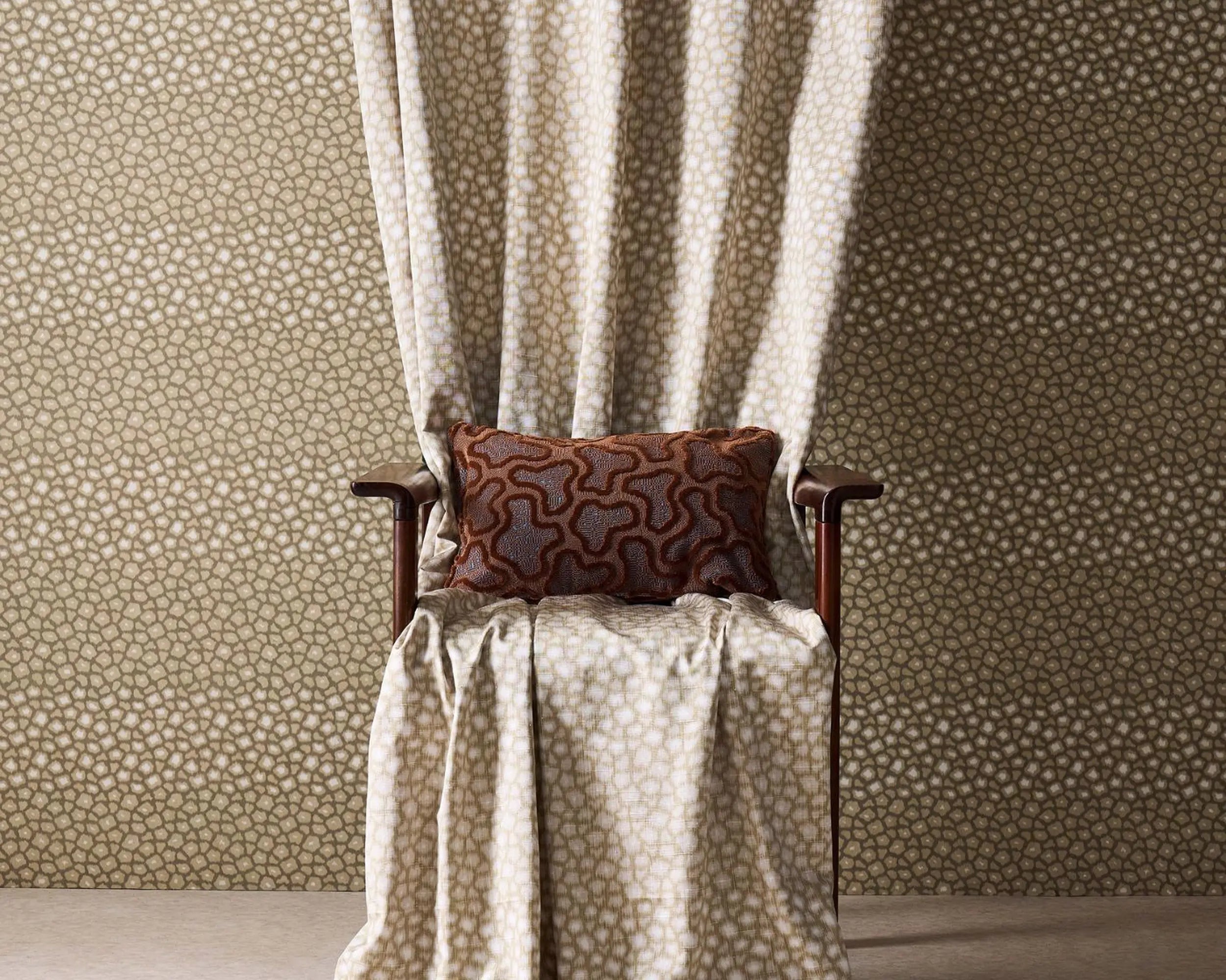 Harlequin behang Loam Sandstone HDMW113297