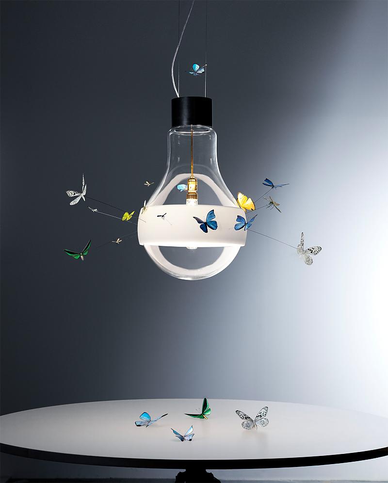 Ingo Maurer Butterflies dreaming lamp boven eettafel