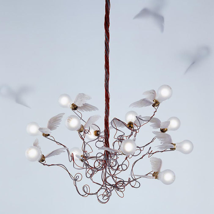 Ingo Maurer hanglamp Birdie rode kabel sfeerbeeld