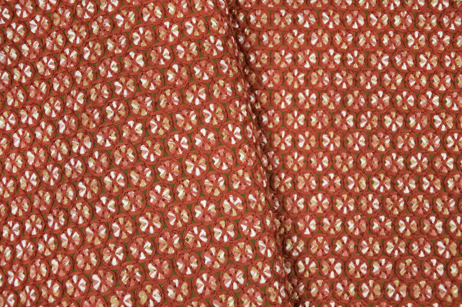 Karin Sajo stof Alvéoles KS 212 - Ocre Rouge