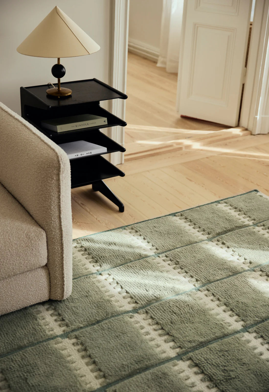 Layered Lilly Wool Rug Green