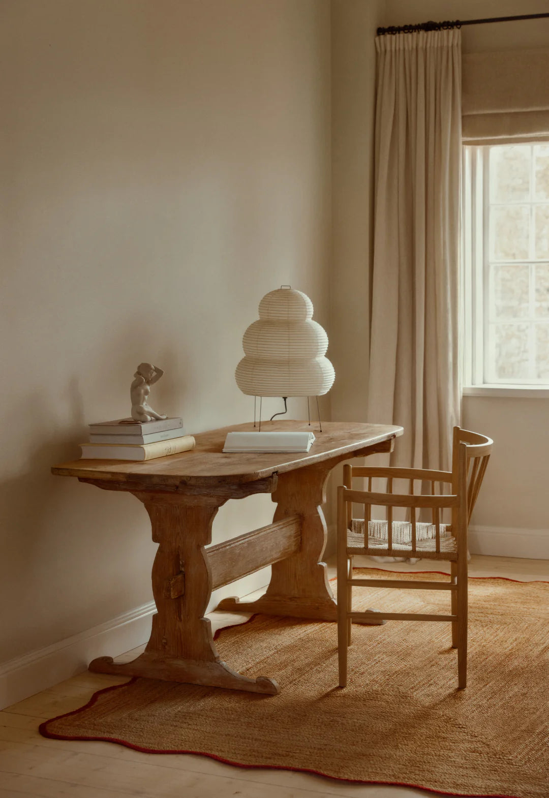 Layered Röllakan Scallop Burgundy Jute runner