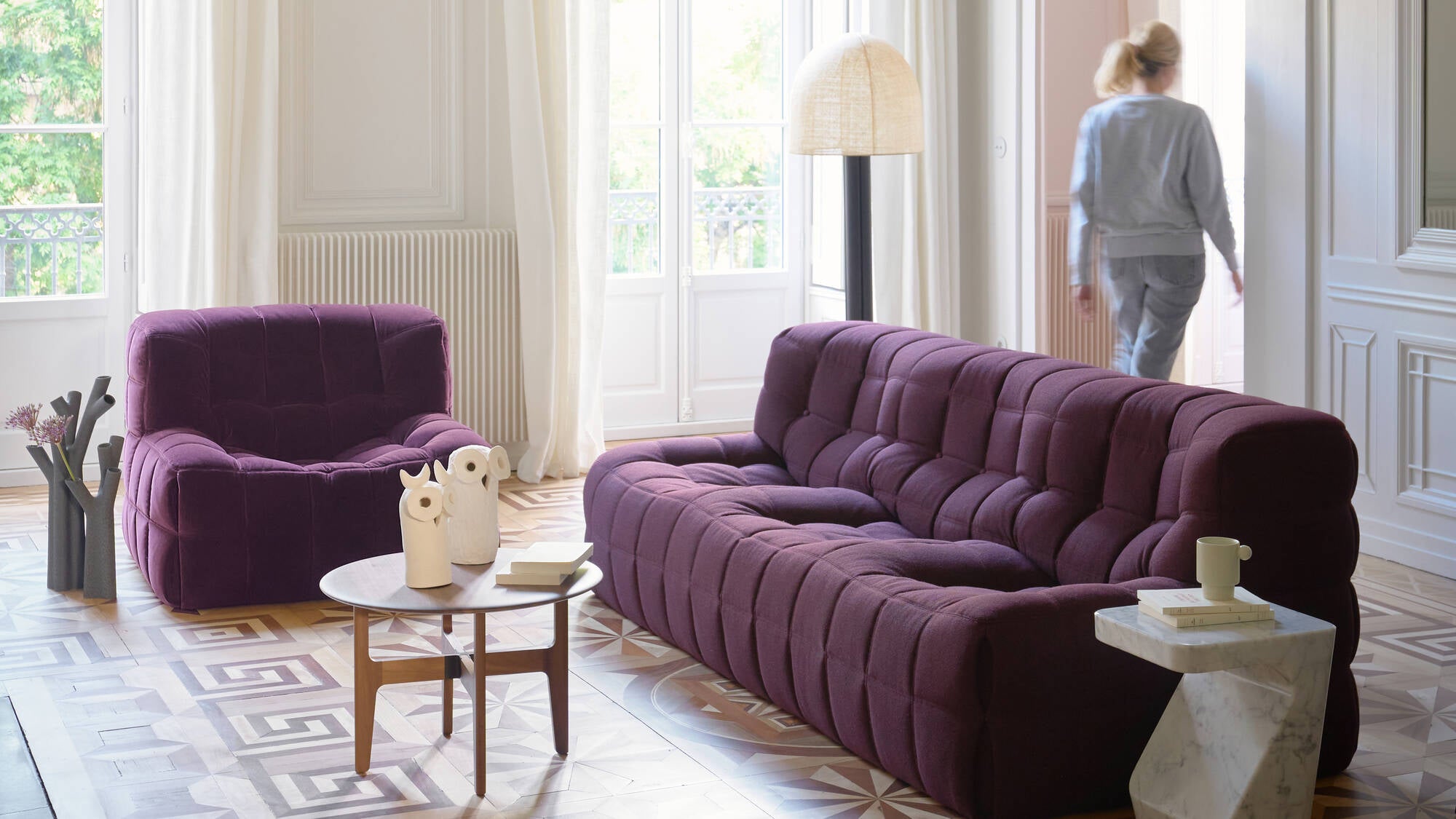 Ligne Roset Pompon vloerlamp sfeerbeeld met kashima