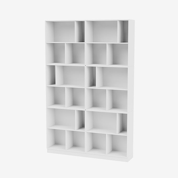 Montana Read spacious bookshelf white