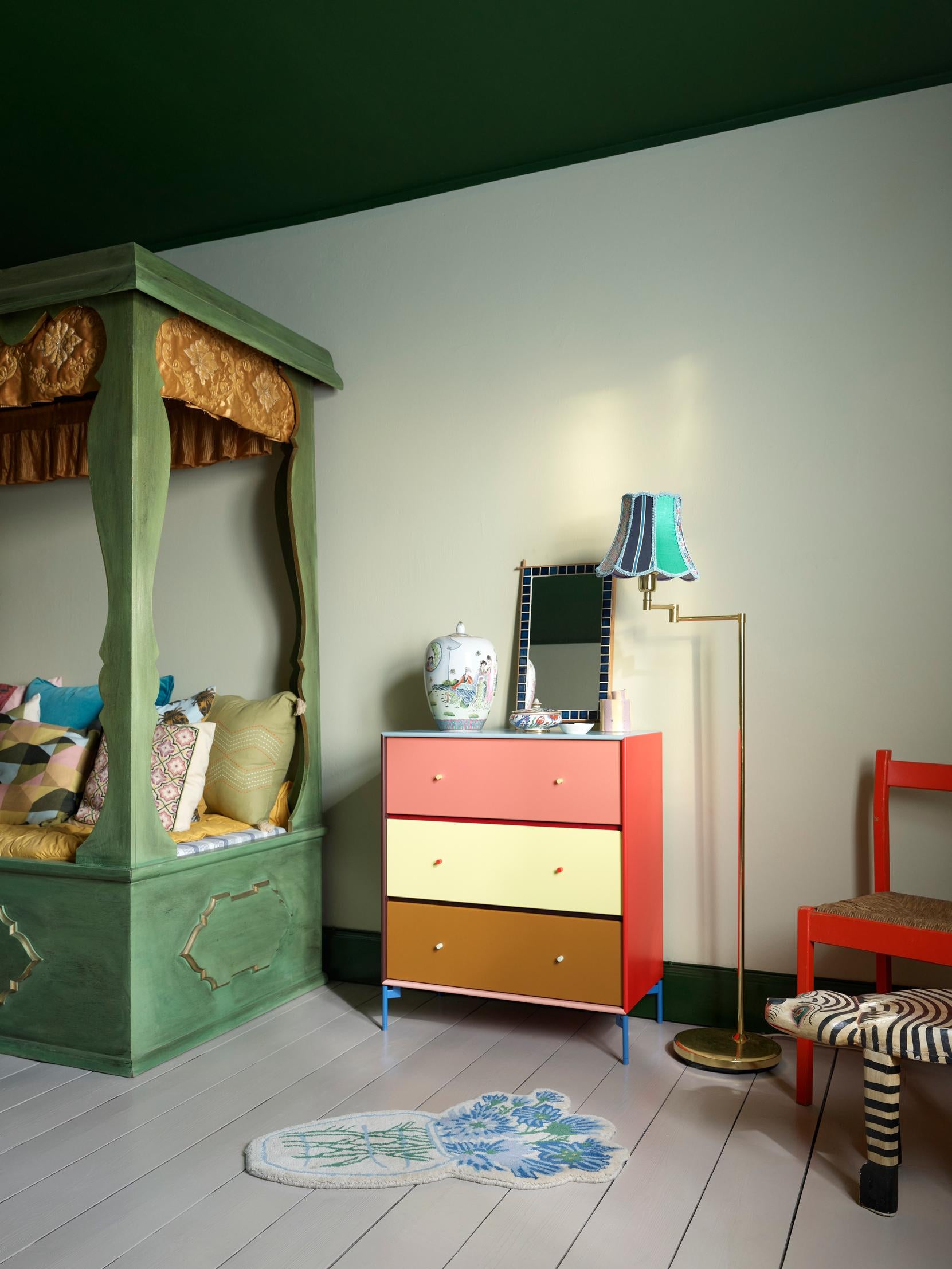 Montana x KIMPOP Carry dresser -Limited Edition