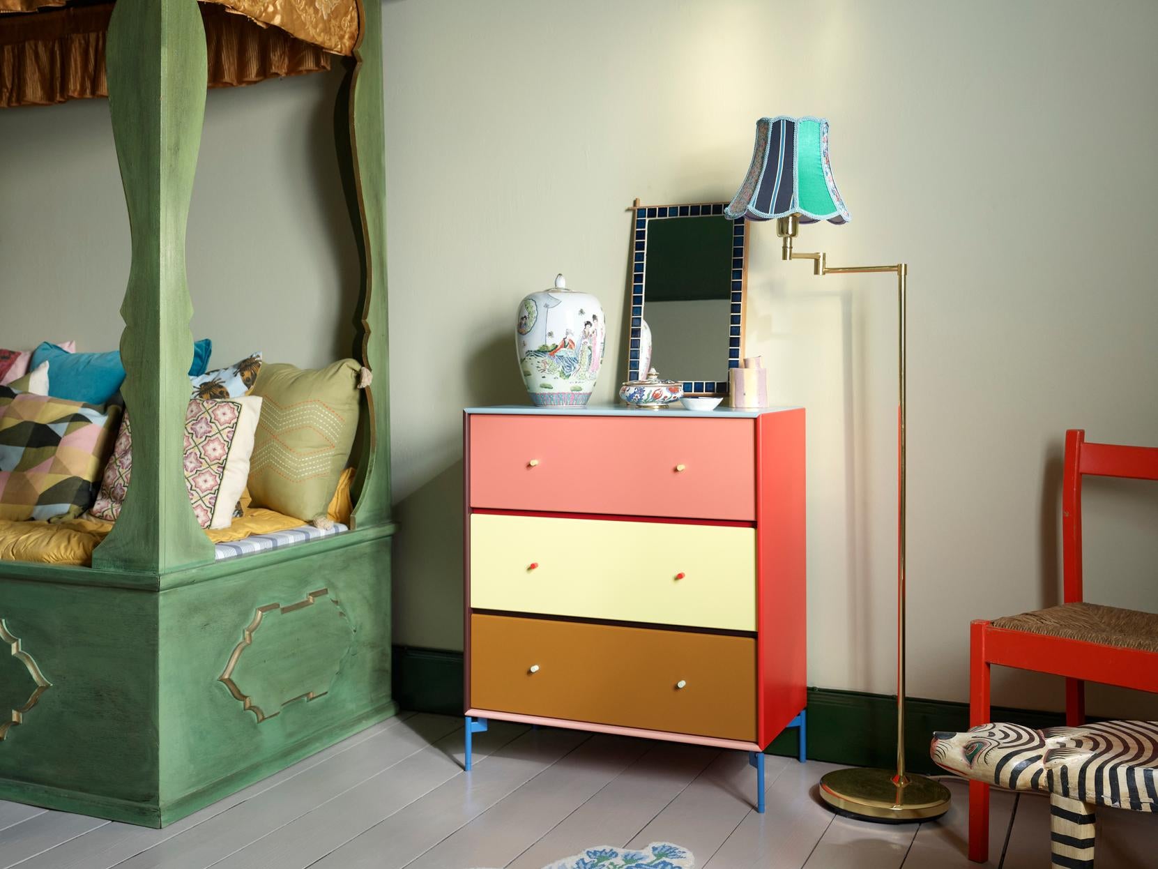 Montana x KIMPOP Carry dresser -Limited Edition