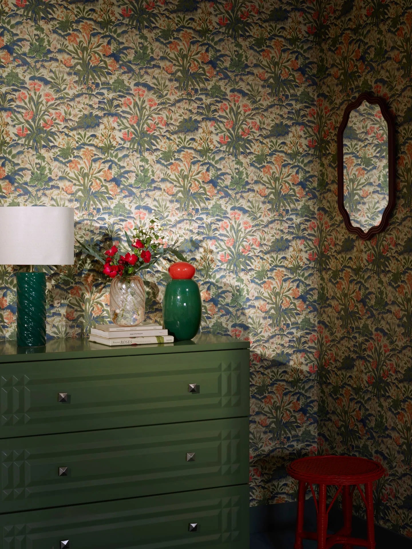 Pierre Frey behang Fleurs de Guise Verdure FP283001