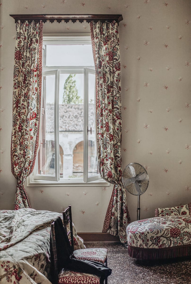 Sandberg Butterflies Sandstone S10447