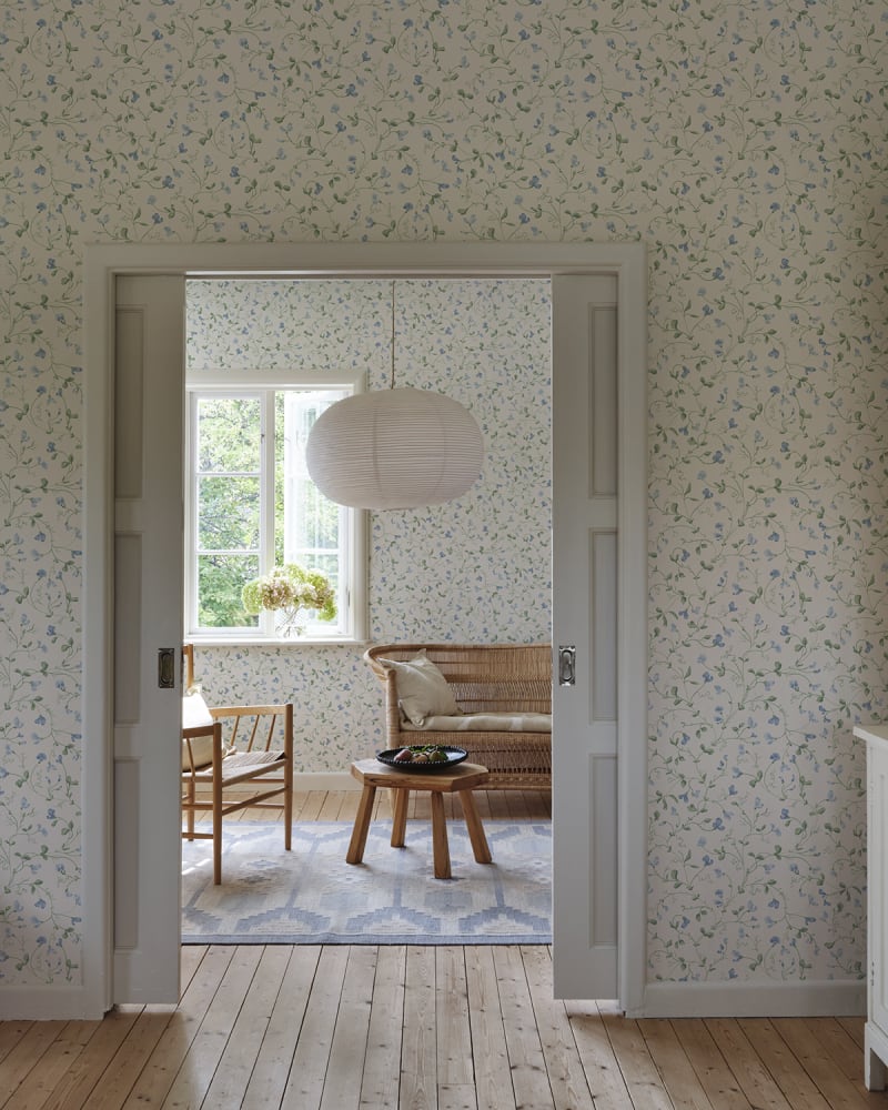 Sandberg behang Lucy Sky Blue S10776 sfeerbeeld