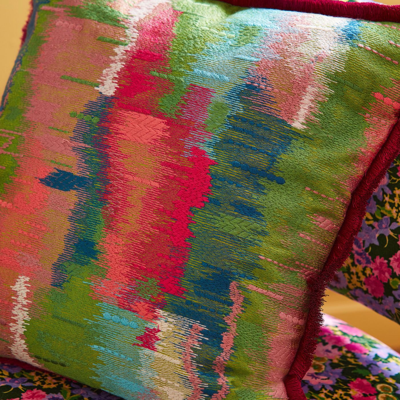 Harlequin stof Wilderness Peridot/Emerald/Ruby 133995