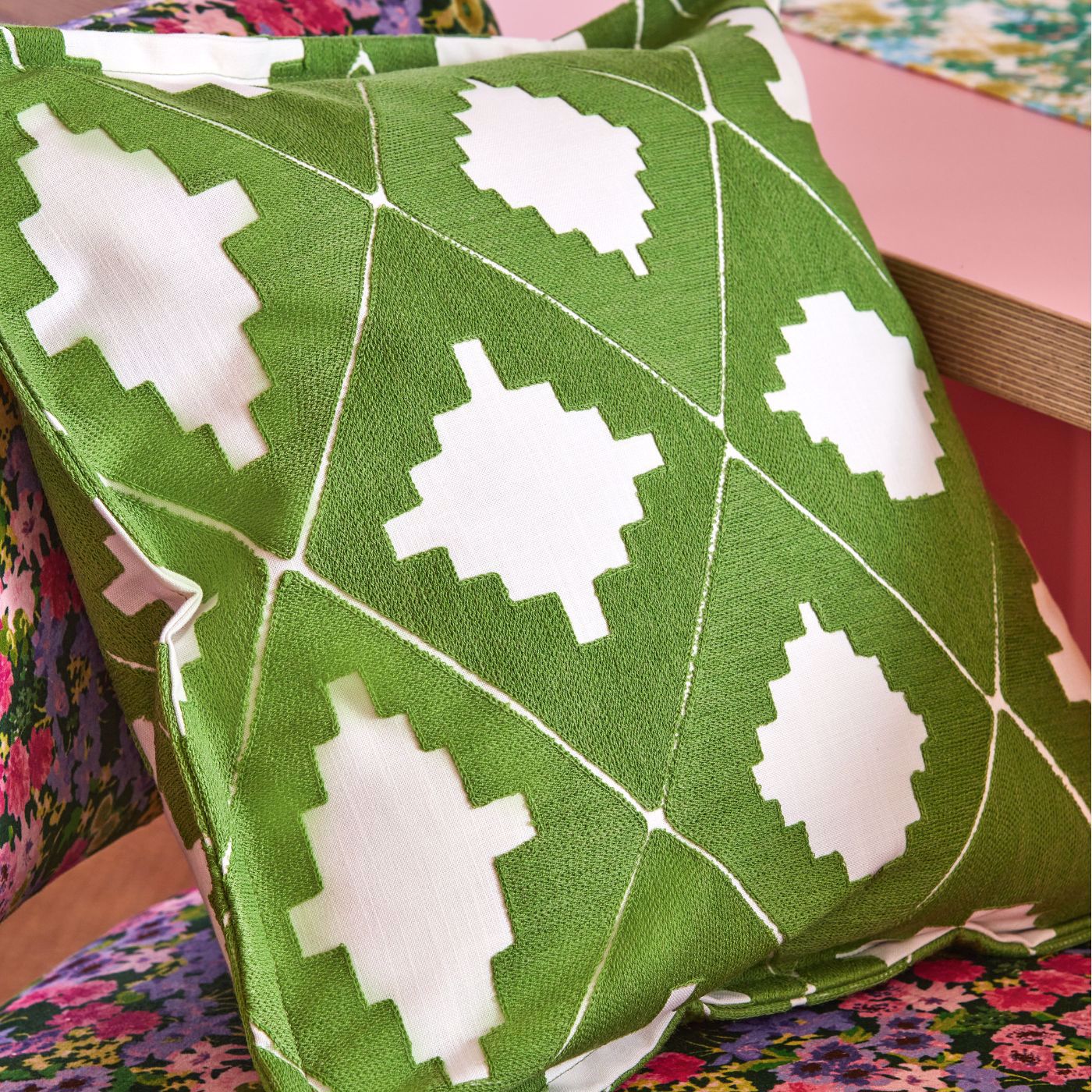 Harlequin stof Garden Terrace Peridot/Pearl 133997