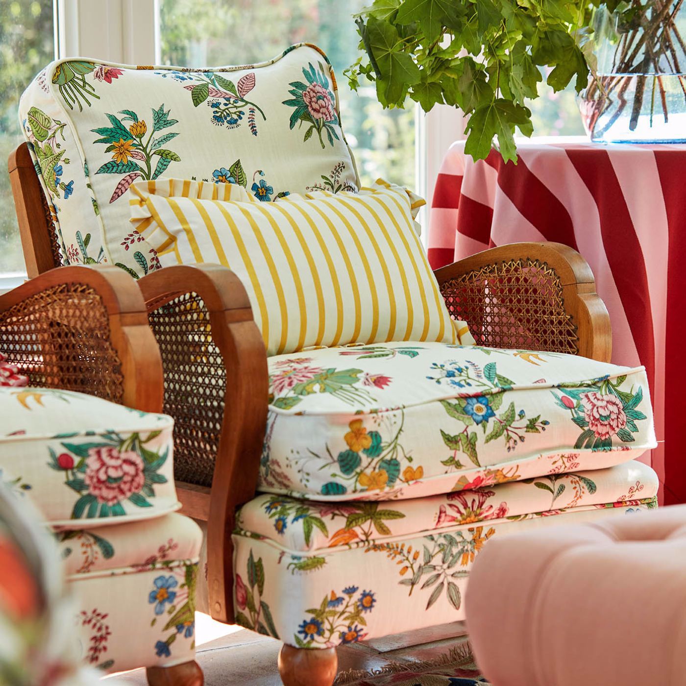 Harlequin stof Paper straw stripe Ruby/Rose 133990