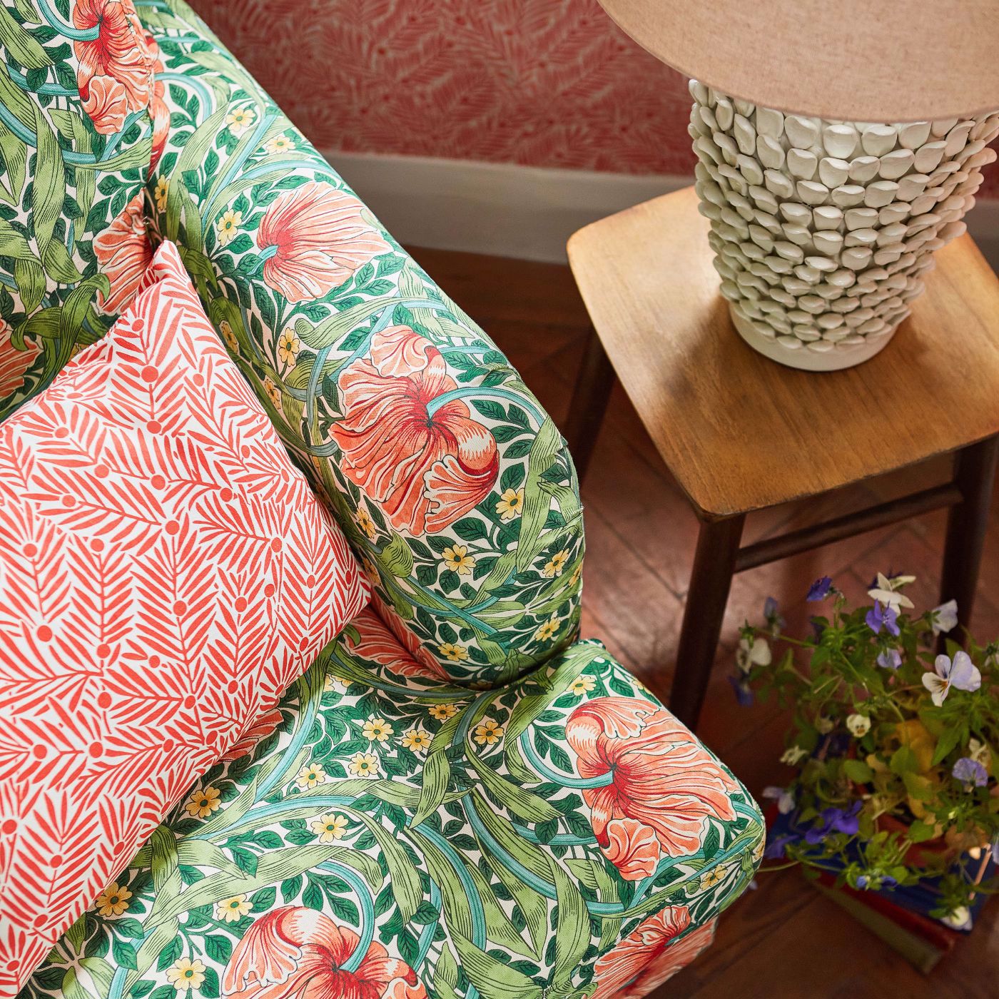 Morris and Co stof Pimpernel Shamrock & Watermelon 227213