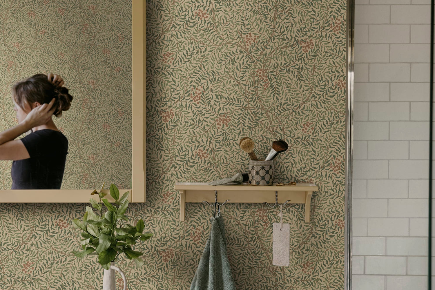 Sandberg behang Simon - Garden Green S10496 sfeerafbeelding