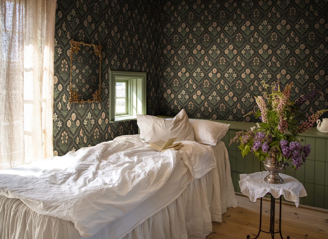 Sandberg behang Rosa Charcoal S10826