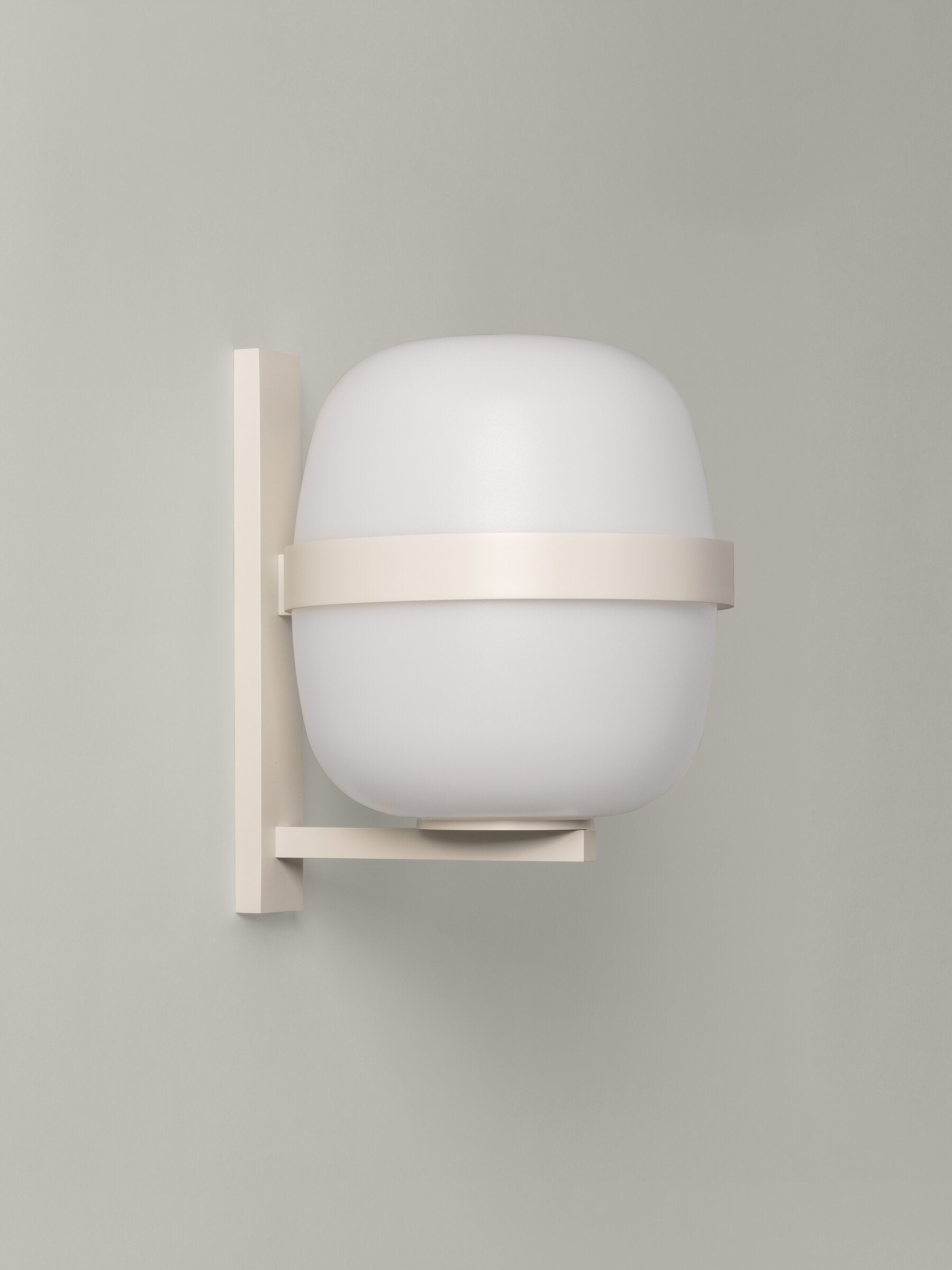 Santa & Cole Wally Cesta outdoor wandlamp
