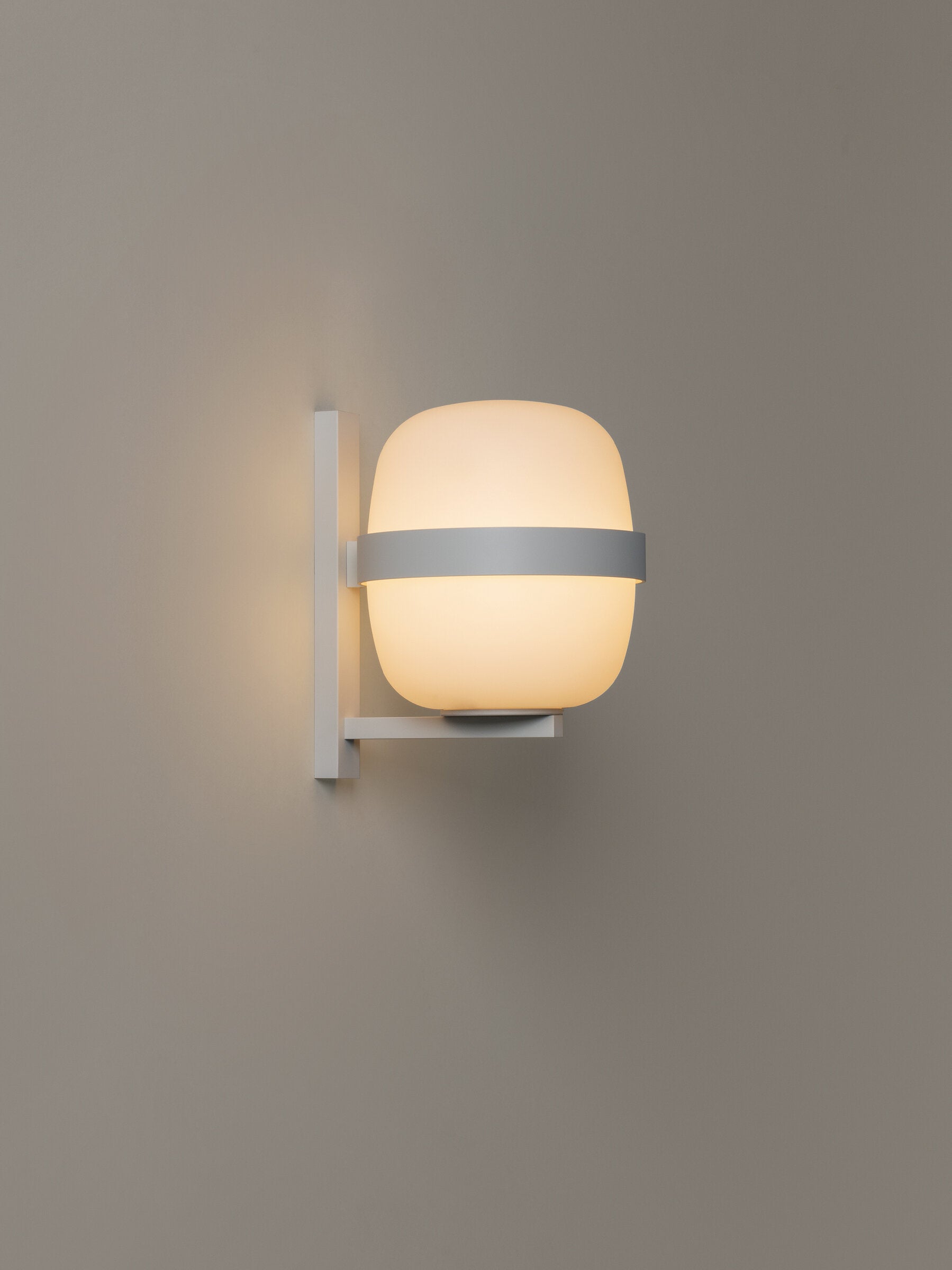Santa & Cole Wally Cestita wandlamp