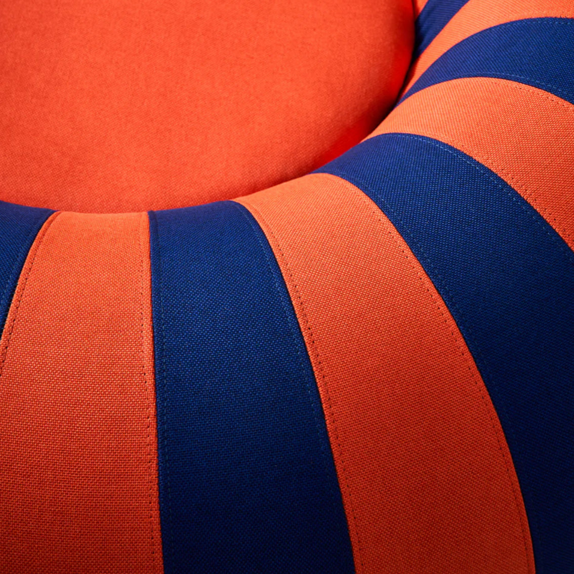 Studio About Float Large