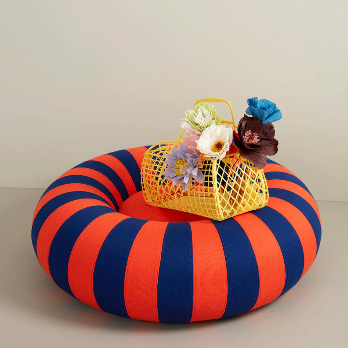 Studio About Float Large