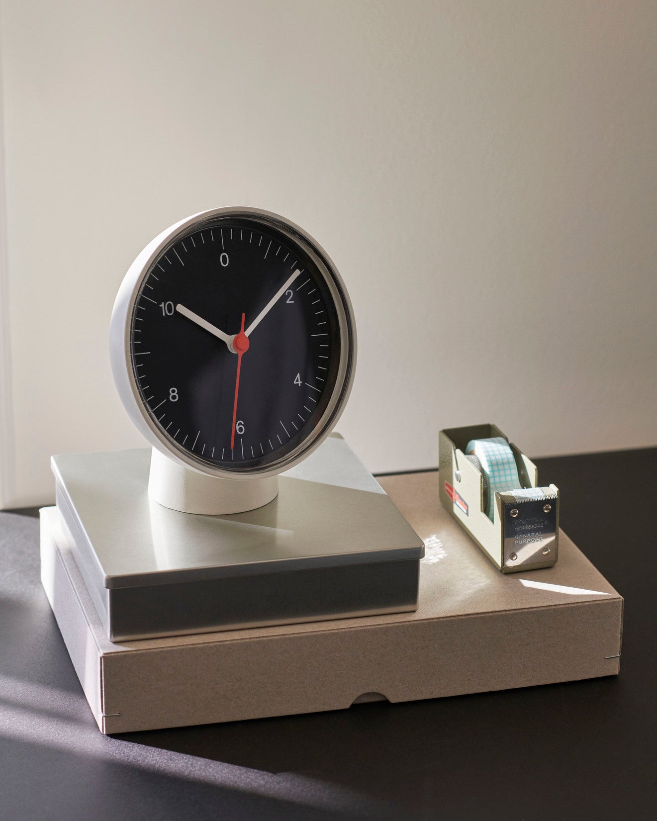 Hay table clock