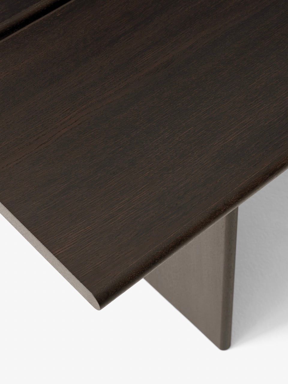 &Tradition Ita eettafel donker gebeitst eikenhout
