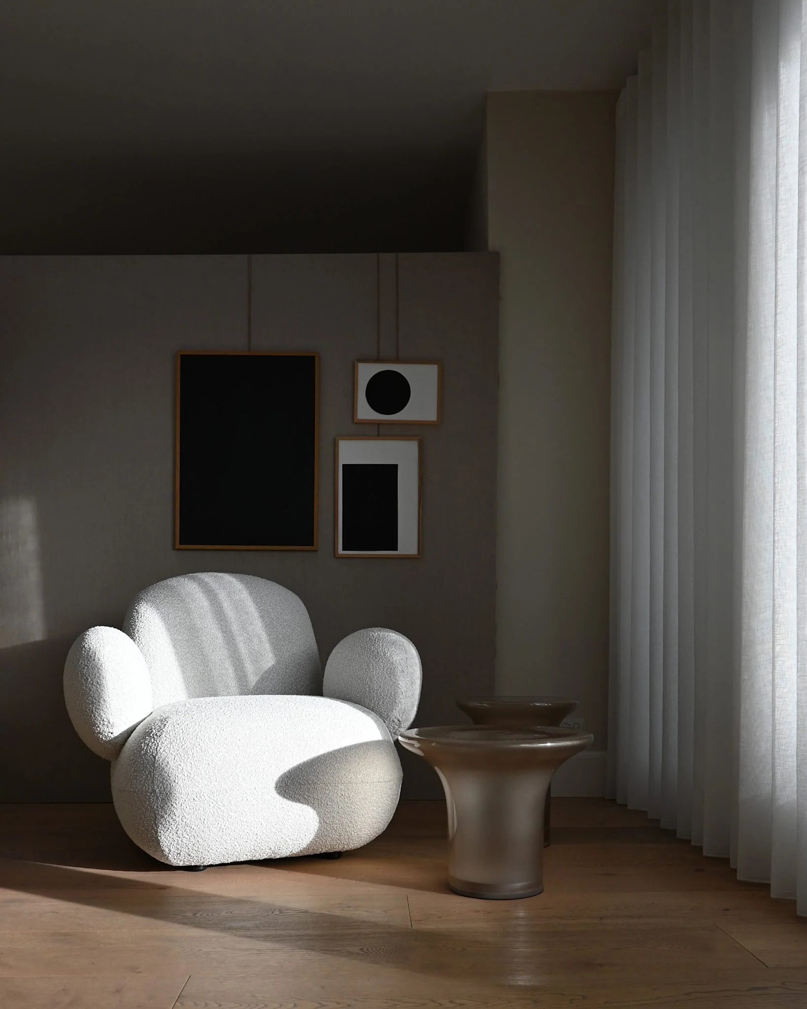 101 Copenhagen Trumpet Table - Smoked sfeer