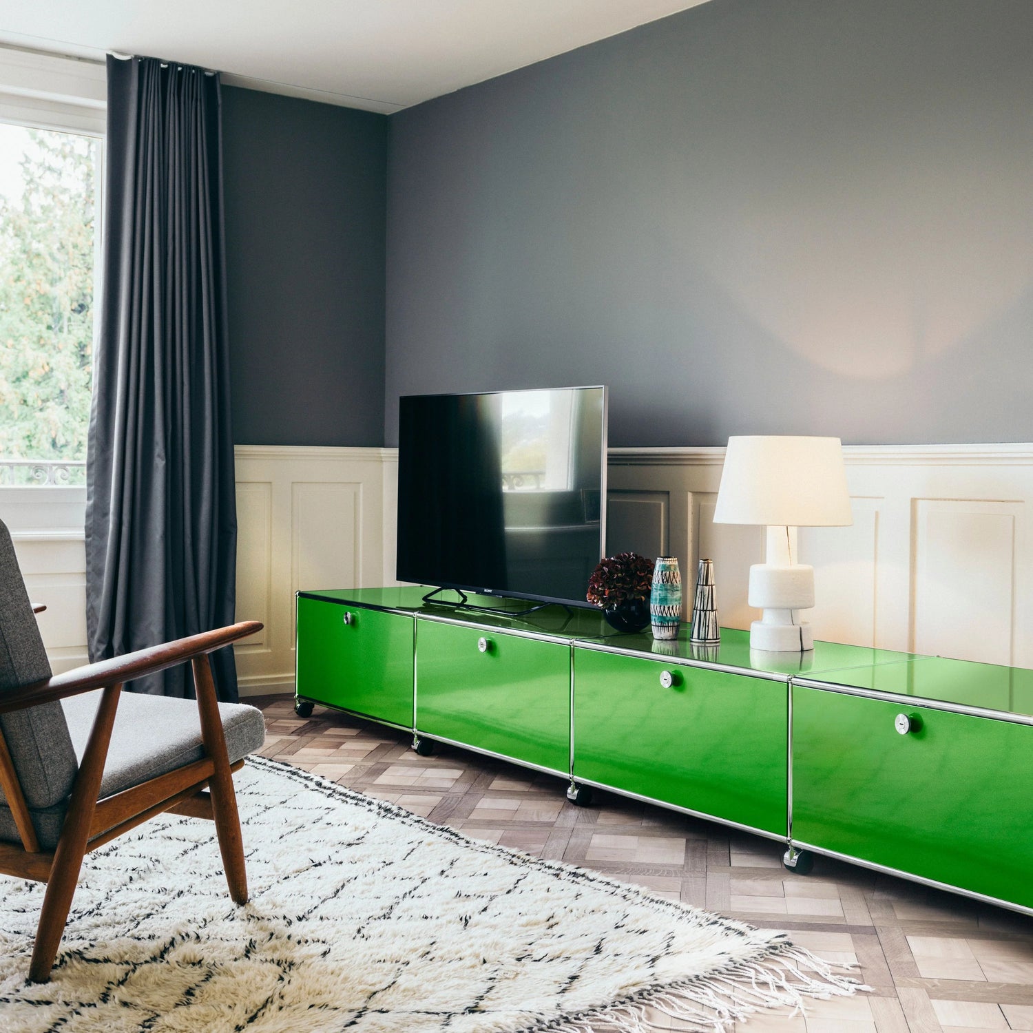 USM Haller B218 media tv-meubel groen sfeerafbeelding