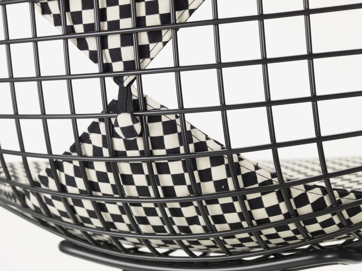 Vitra-wired detail-blackwhite