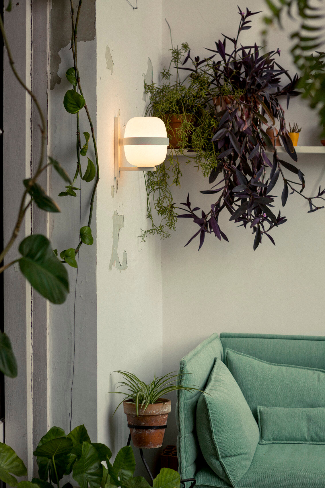Santa & Cole Wally Cestita wandlamp