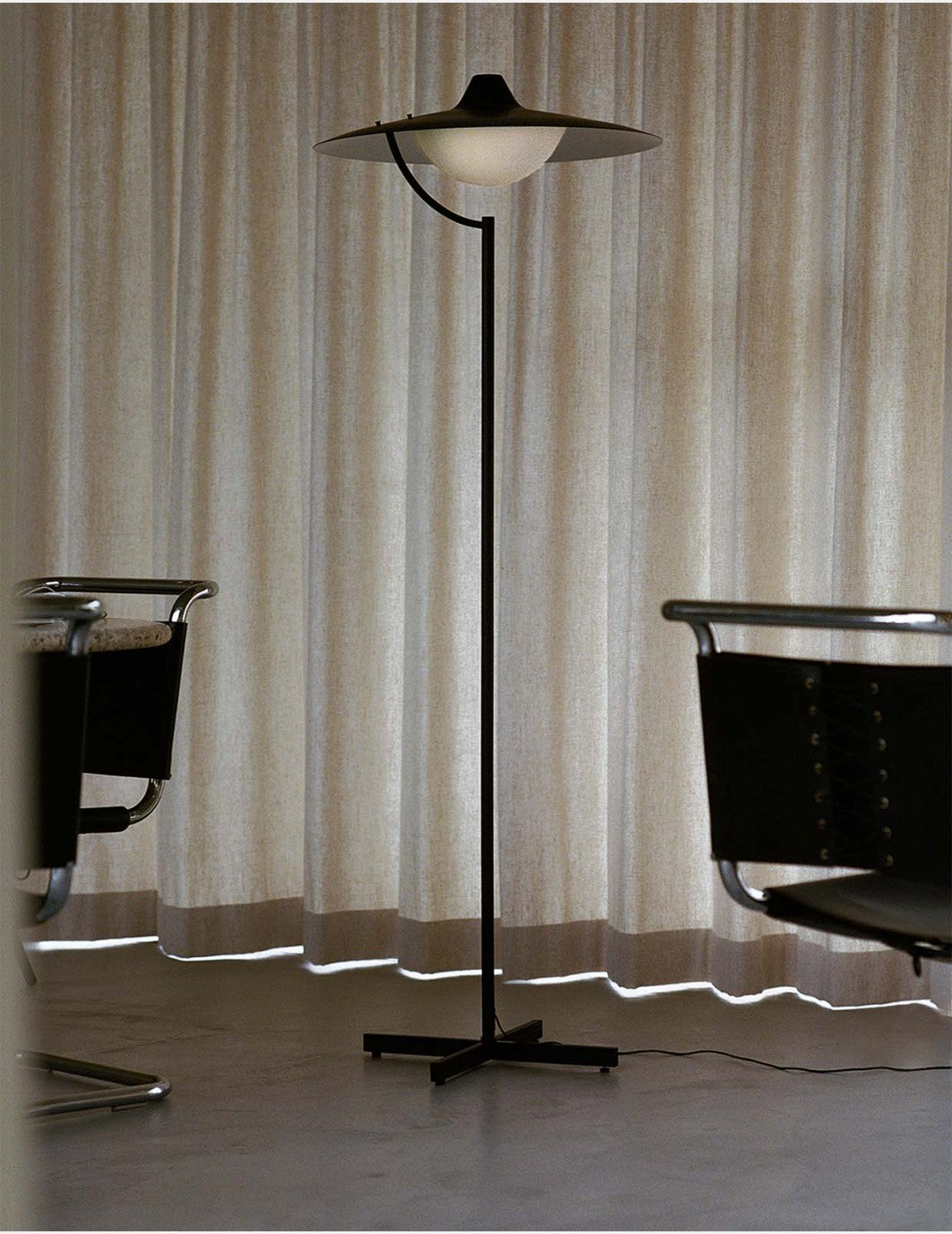 DCW éditions Biny vloerlamp