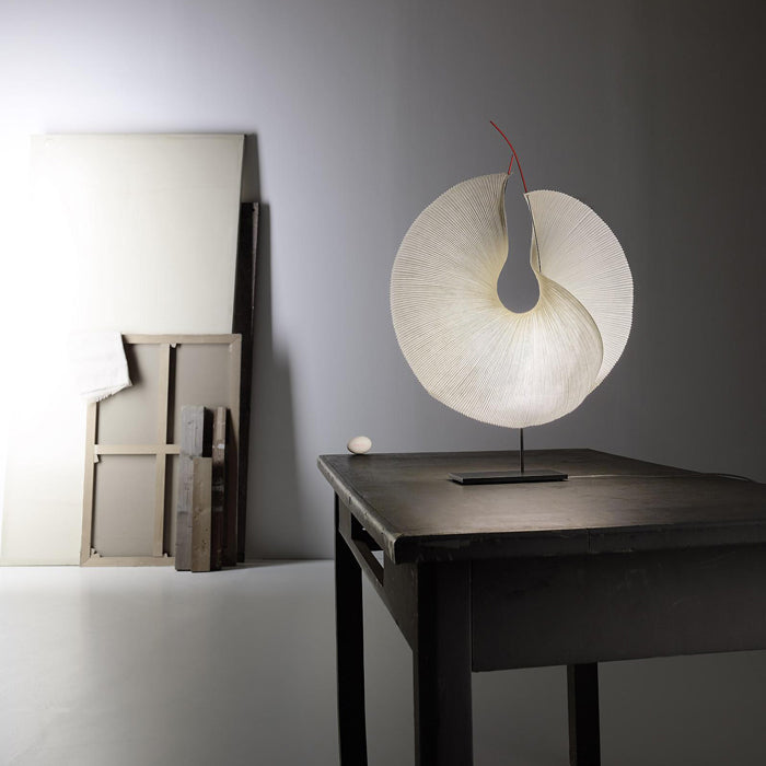 Ingo Maurer Yoruba Rose tafellamp