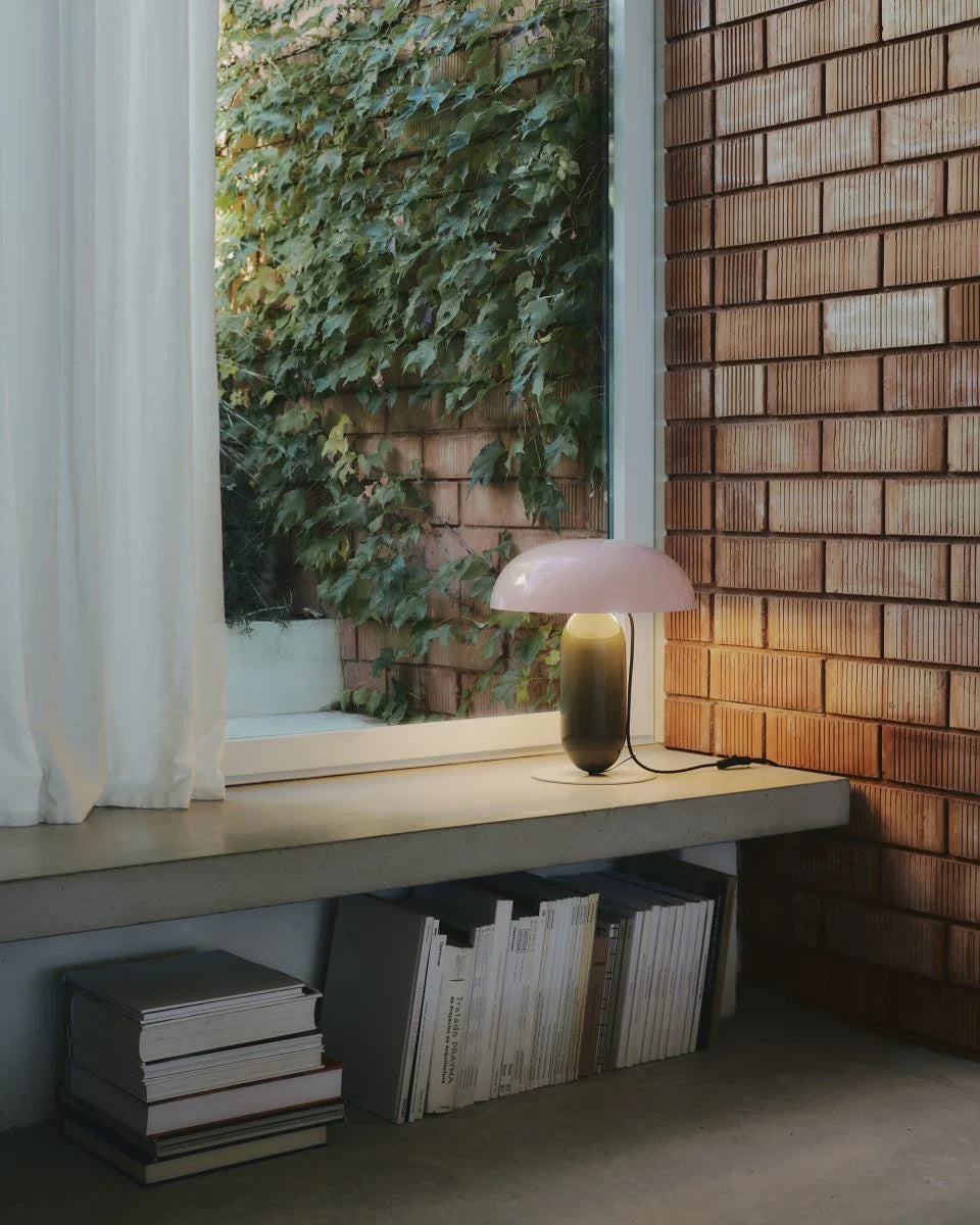 Marset Gambosa tafellamp Pink - Brown grey sfeerbeeld