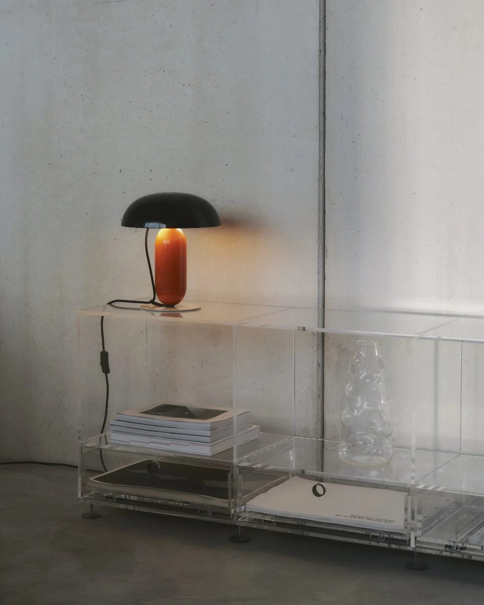 Marset Gambosa Small tafellamp Black - Orange sfeerbeeld