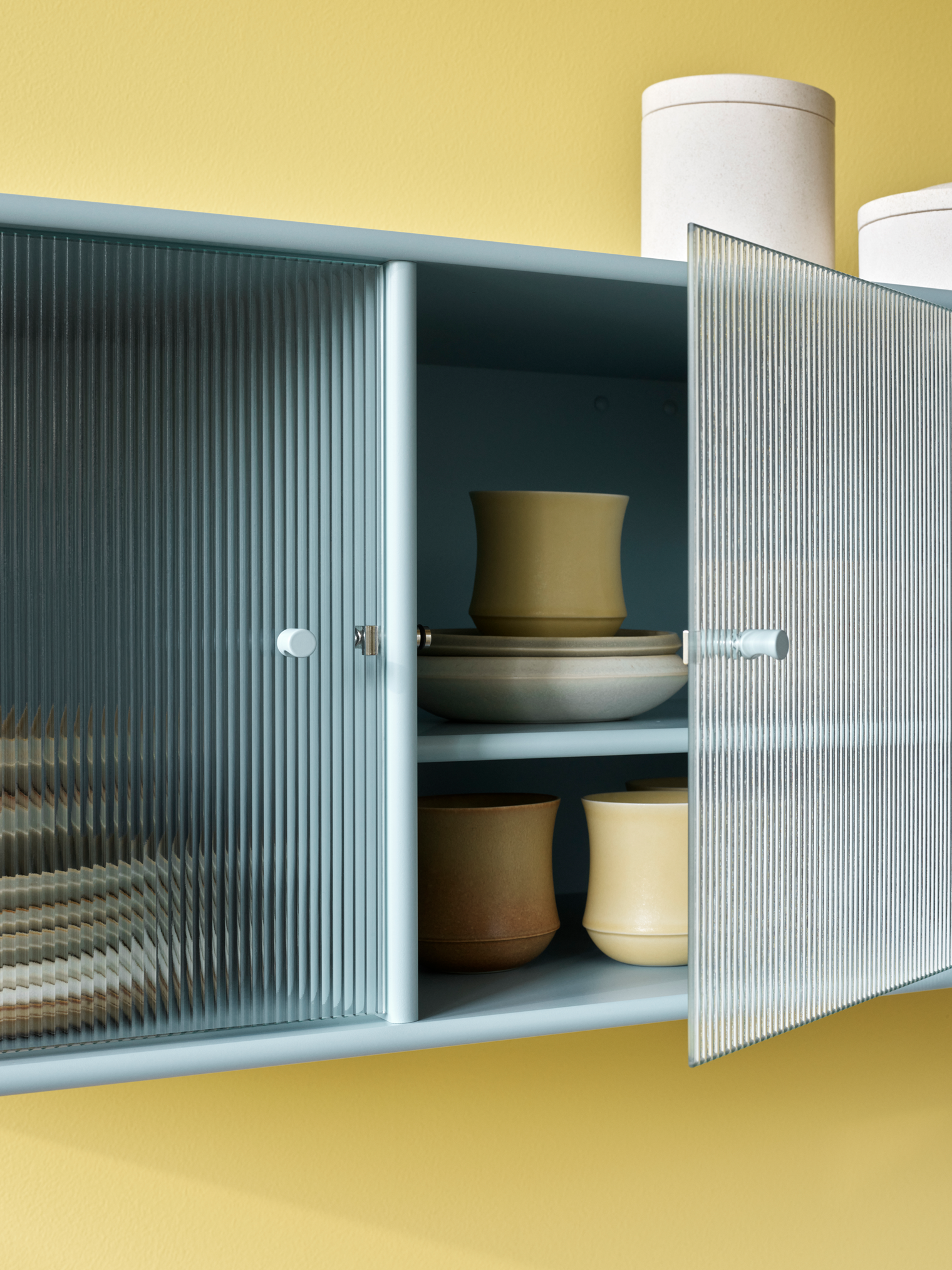 Montana Ripple 1 Vitrine cabinet flint