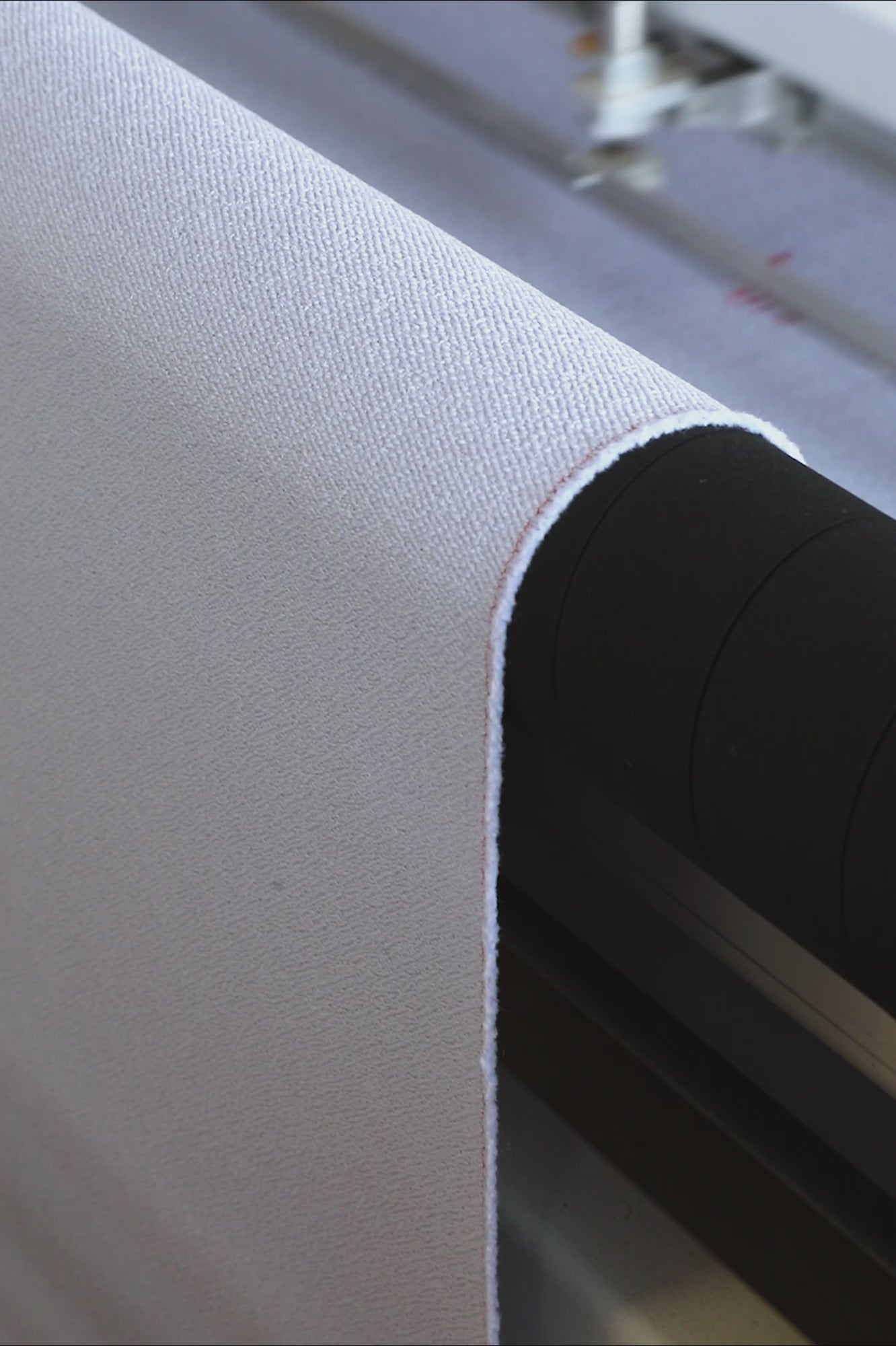 OUT Objekte Unserer Tage Sander Sofa Pouf video