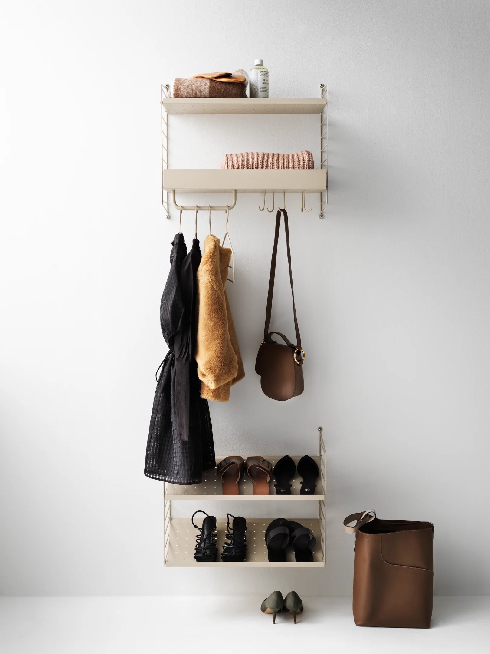 String metal shoe shelf 58 x 30