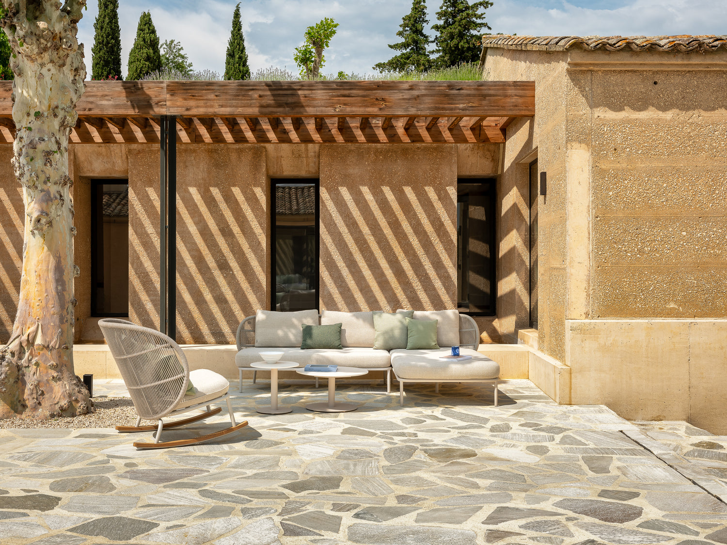 Vincent Sheppard Kodo Rocking chair incl kussens sfeerafbeedlng tuinset