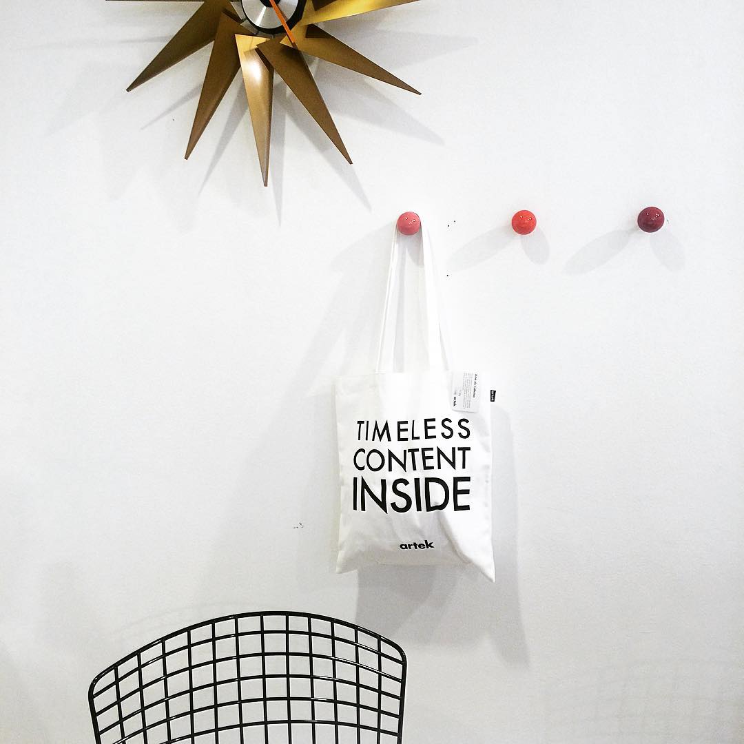 vitra-coat-dots- sfeer